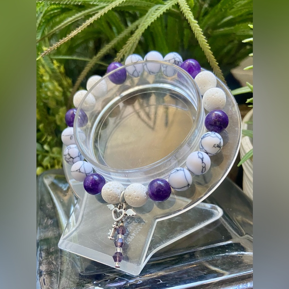 Handmade Healing Bracelet with Amethyst & Howlite